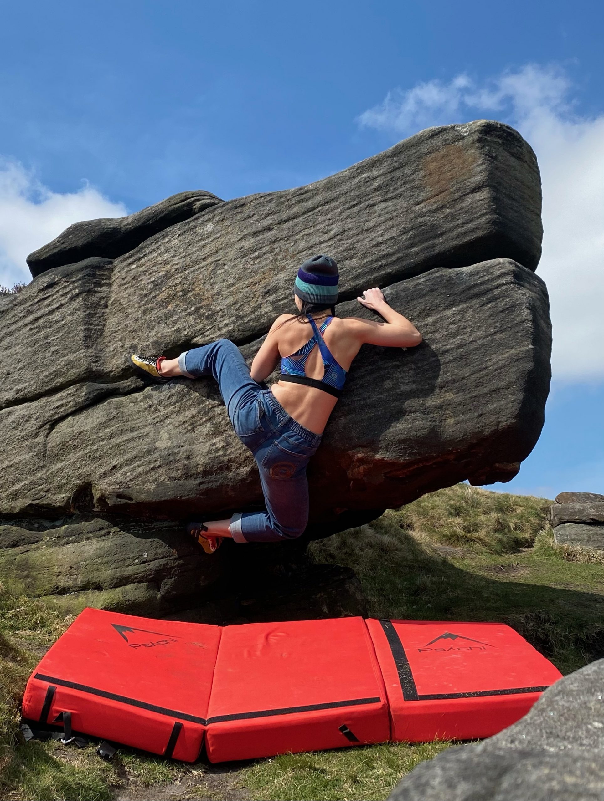 Elizabeth Zang Bouldering Outdoors