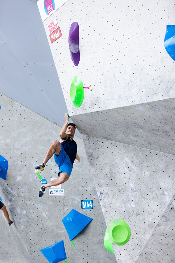 Coach billy ridal bouldering